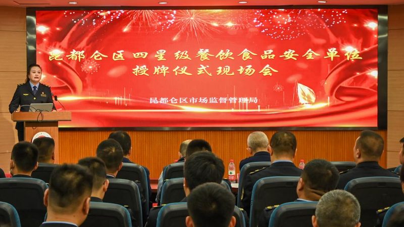 随着消费者对健康、个性化的追求，定制糖果市场将呈现以下发展趋势：